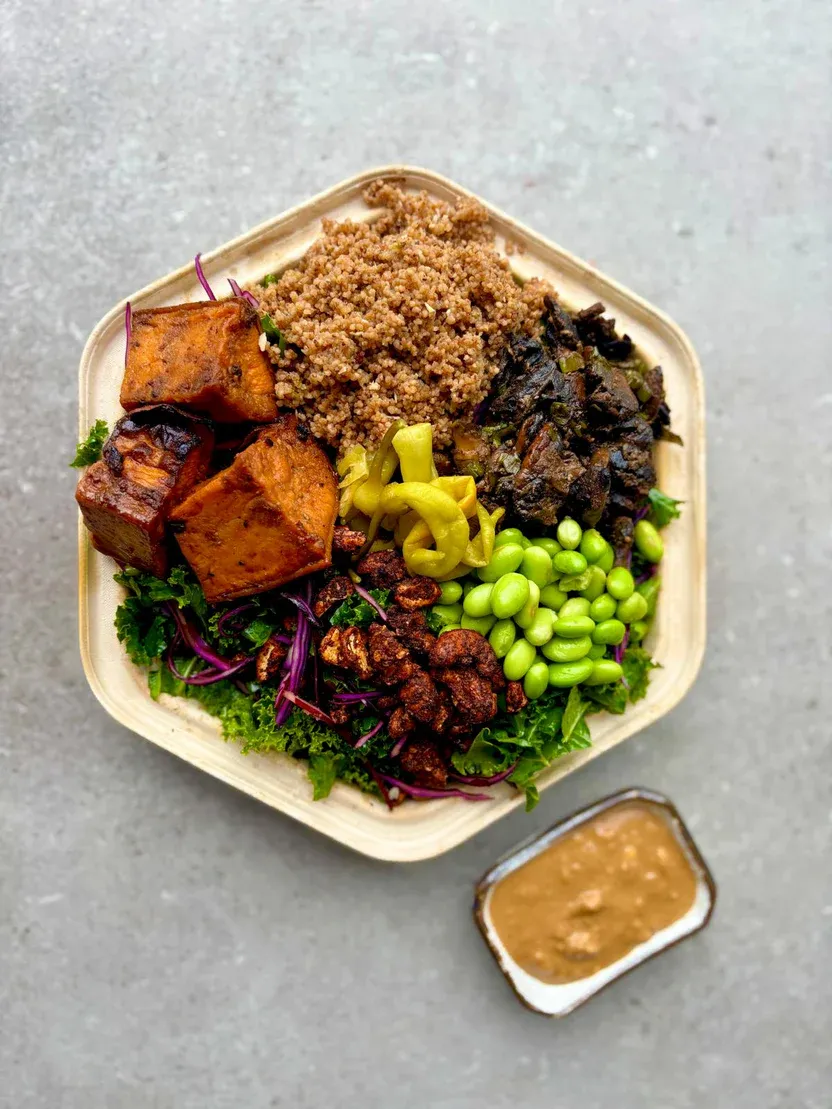 Noli Satay Salad Bowl, available in meat and meat-free protein options